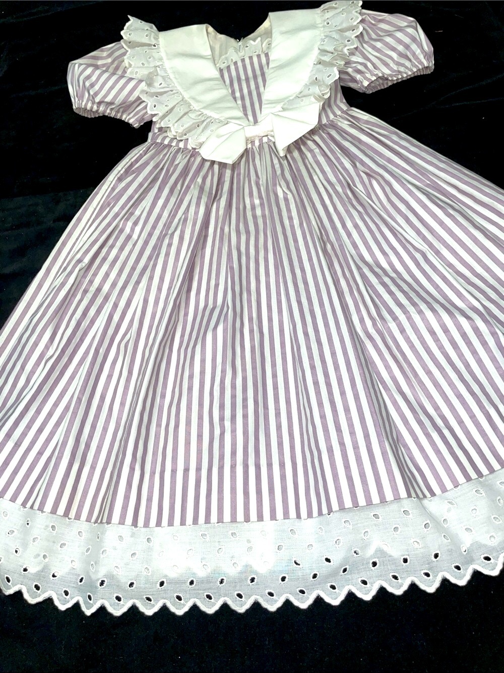 Authentic 1980s handmade children's prairie dress. See pics for measurements.